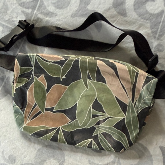 Aloha belt Bag - Picture 4 of 5